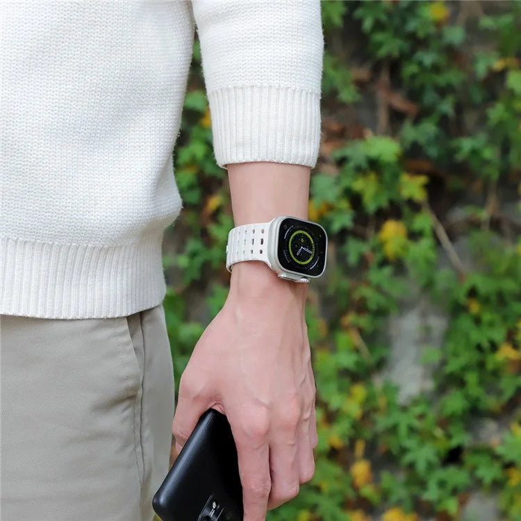 For Apple Watch Ultra 2 Ultra 49mm / Series 9 8 7 45mm / 6 5 4 SE (2022) SE (2023) SE 44mm / 3 2 1 42mm Breathable Silicone Strap