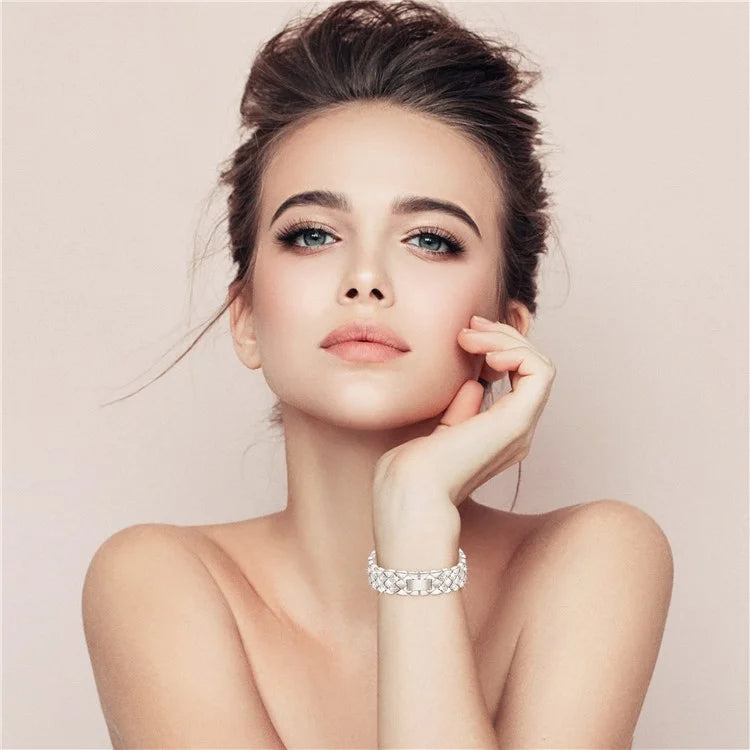 For Apple Watch Series 10 42mm / 9 8 7 41mm / SE (2023) SE (2022) SE 6 5 4 40mm / 3 2 1 38mm Replacement Strap Rhinestone Decor Zinc Alloy Watch Band