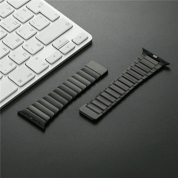 For Apple Watch 10 46mm / Ultra 2 / Ultra 49mm / 9 8 7 45mm / SE (2023) SE (2022) SE 6 5 4 44mm / 3 2 1 42mm Magnetic Metal Watch Strap