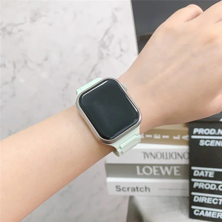For Apple Watch 10 46mm / Ultra 2 / Ultra 49mm / 9 8 7 45mm / SE (2023) SE (2022) SE 6 5 4 44mm / 3 2 1 42mm Silicone Watch Band