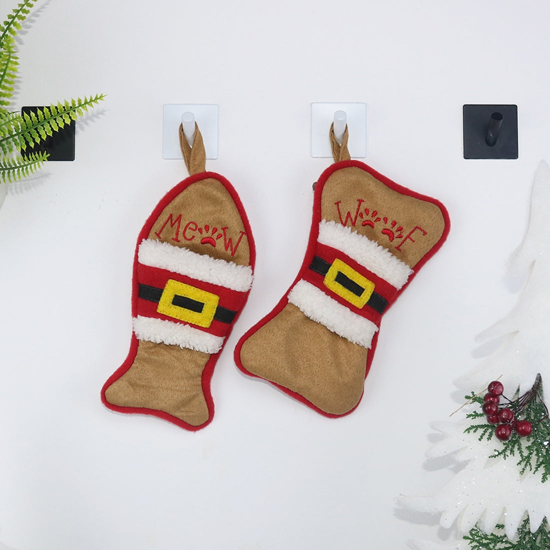 ELECTROPRIME CX20223 Multi-function Bone Shape Christmas Sock Gift Bag Knife Fork Sleeve Christmas Tree Pendant Decoration(Brown)