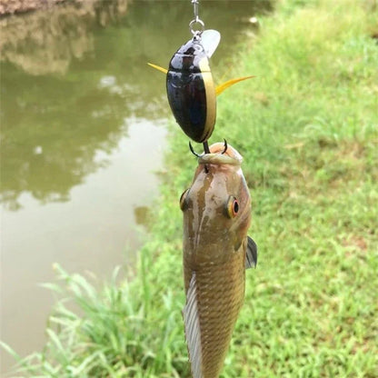 3PCS 3.5cm Bionic Insect Shape Fishing Lure 4g Fishing Bait Crankbait Floating Tackle with Storage Box