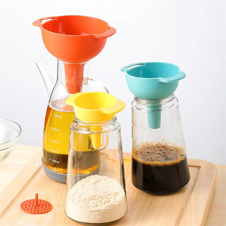 4Pcs / Set Plastic Oil Water Spices Wine Flask Filter Funnel Strainer Kitchen Tool (BPA Free, No FDA Certificate)