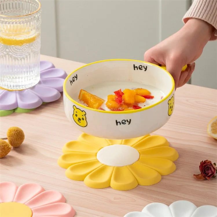 17*17cm Daisy Shape Silicone Heat Insulation Pad Dining Table Anti-scalding Mat
