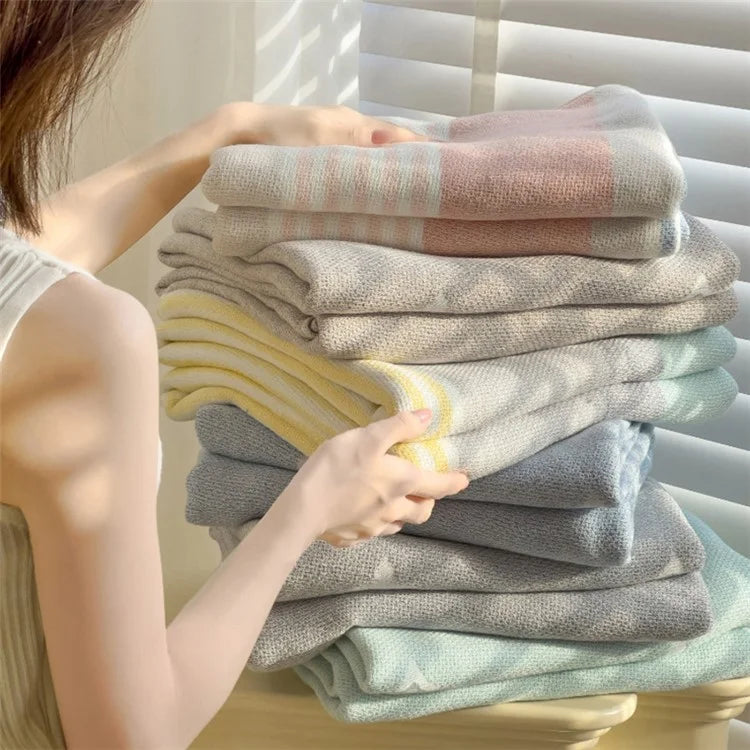 150x200cm Multi-layer Yarn Jacquard Mesh Towel Quilt Summer Thin Quilt Blanket- Colorful Stripe / Pink