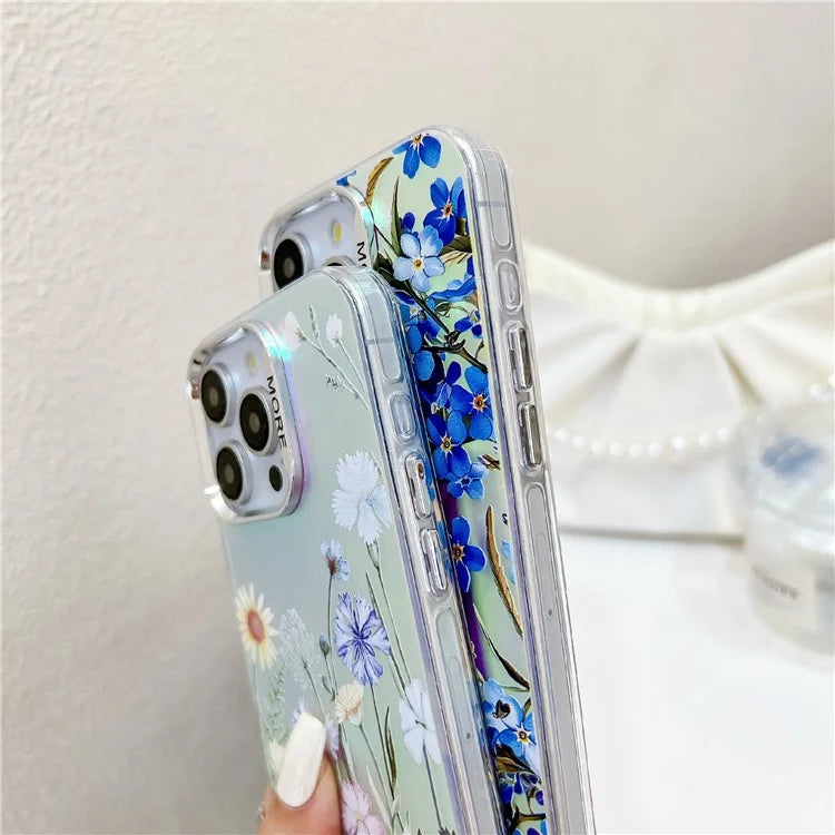 For iPhone 15 Pro Max Case Flower Pattern Laser Texture TPU+PC Phone Cover with Beaded Bracelet