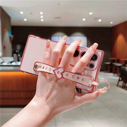 For Samsung Galaxy S22 Ultra 5G Case Love Heart Pattern TPU Phone Cover Wristband Finger Holder