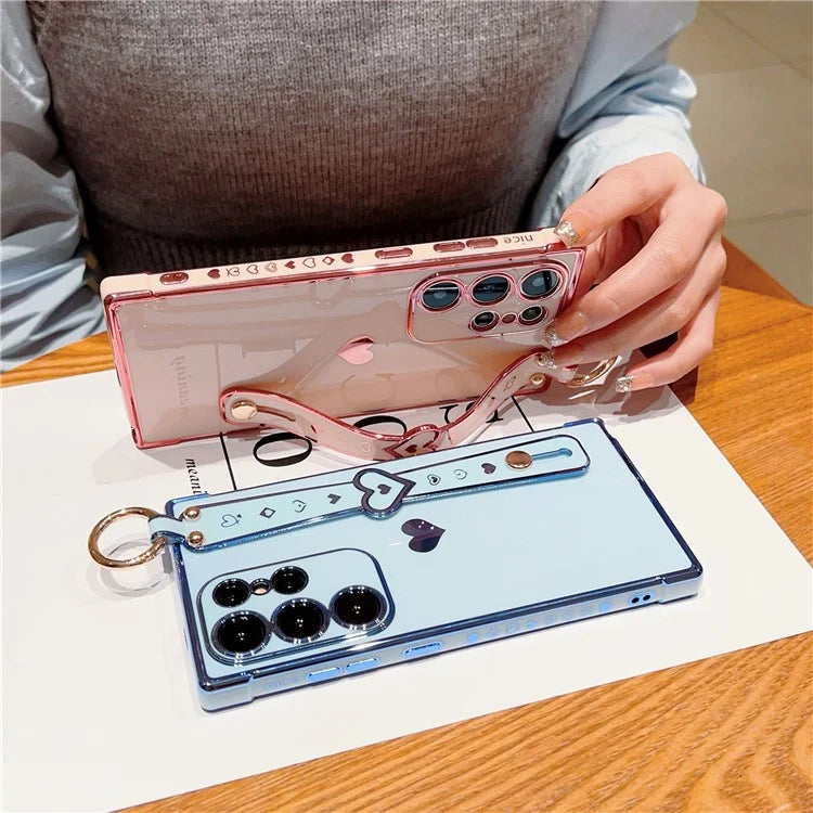 For Samsung Galaxy S22 Ultra 5G Case Love Heart Pattern TPU Phone Cover Wristband Finger Holder