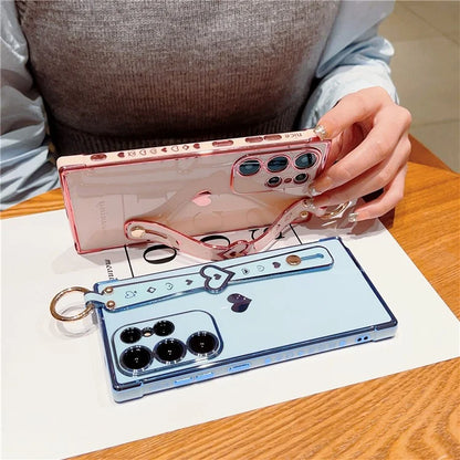 For Samsung Galaxy S22 Ultra 5G Case Love Heart Pattern TPU Phone Cover Wristband Finger Holder