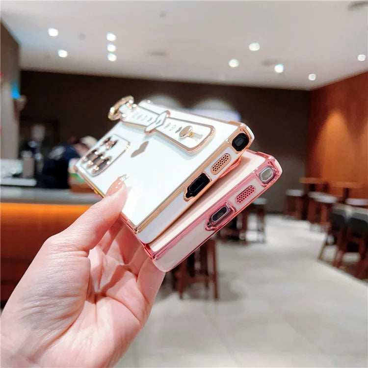 For Samsung Galaxy S22 Ultra 5G Case Love Heart Pattern TPU Phone Cover Wristband Finger Holder