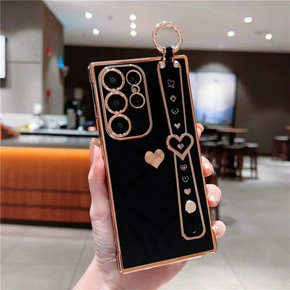 For Samsung Galaxy S22 Ultra 5G Case Love Heart Pattern TPU Phone Cover Wristband Finger Holder