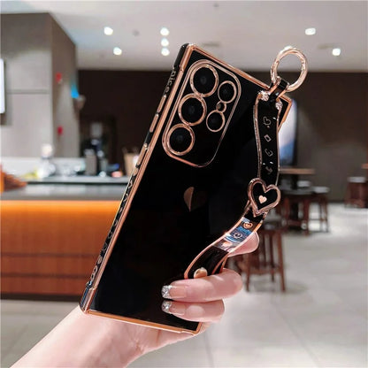 For Samsung Galaxy S22 Ultra 5G Case Love Heart Pattern TPU Phone Cover Wristband Finger Holder
