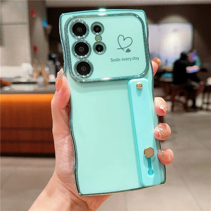 For Samsung Galaxy S24 Ultra Case Love Heart Electroplated TPU Phone Cover with Wrist Strap Kickstand