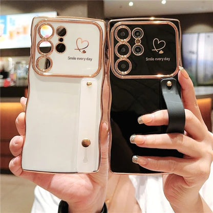 For Samsung Galaxy S24 Ultra Case Love Heart Electroplated TPU Phone Cover with Wrist Strap Kickstand