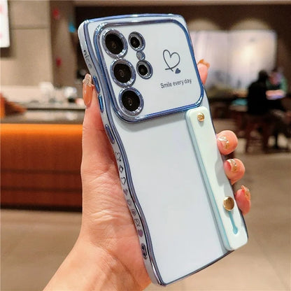 For Samsung Galaxy S24 Ultra Case Love Heart Electroplated TPU Phone Cover with Wrist Strap Kickstand