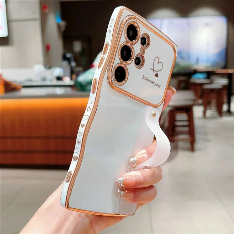 For Samsung Galaxy S24 Ultra Case Love Heart Electroplated TPU Phone Cover with Wrist Strap Kickstand
