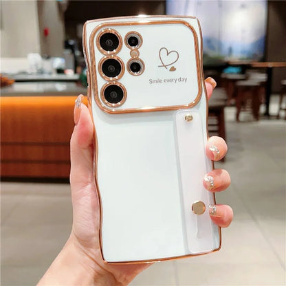 For Samsung Galaxy S24 Ultra Case Love Heart Electroplated TPU Phone Cover with Wrist Strap Kickstand