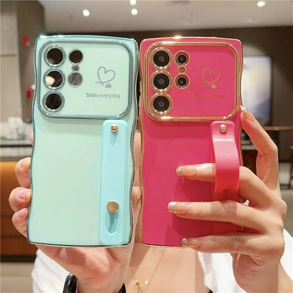 For Samsung Galaxy S24 Ultra Case Love Heart Electroplated TPU Phone Cover with Wrist Strap Kickstand