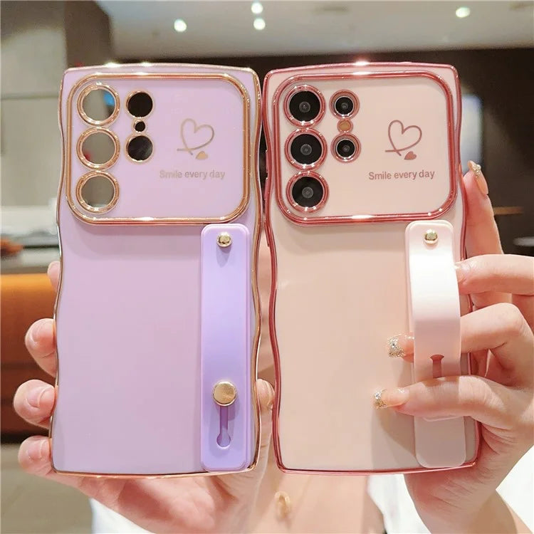 For Samsung Galaxy S23 Ultra Case Love Heart Electroplated TPU Phone Cover with Wrist Strap Kickstand