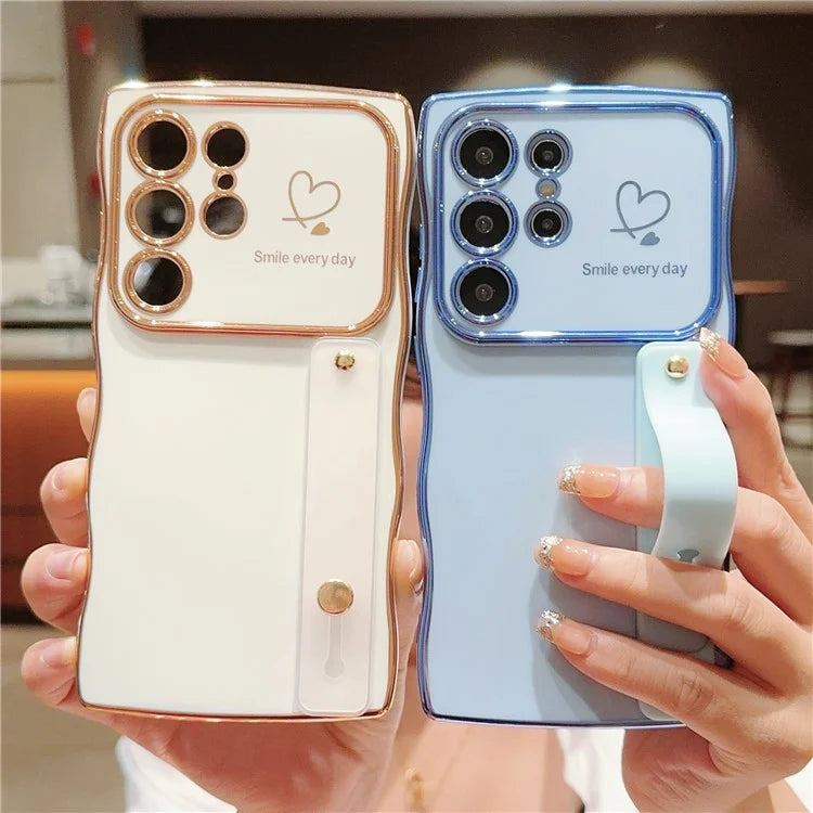For Samsung Galaxy S23 Ultra Case Love Heart Electroplated TPU Phone Cover with Wrist Strap Kickstand