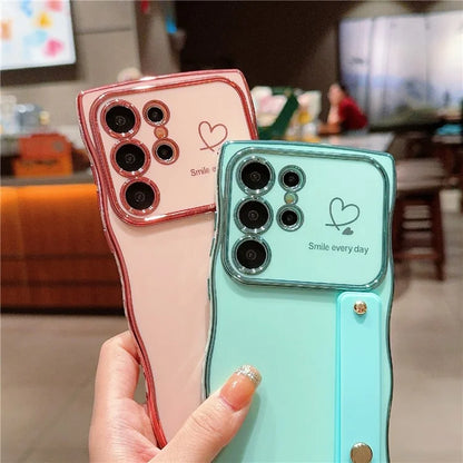 For Samsung Galaxy S23 Ultra Case Love Heart Electroplated TPU Phone Cover with Wrist Strap Kickstand