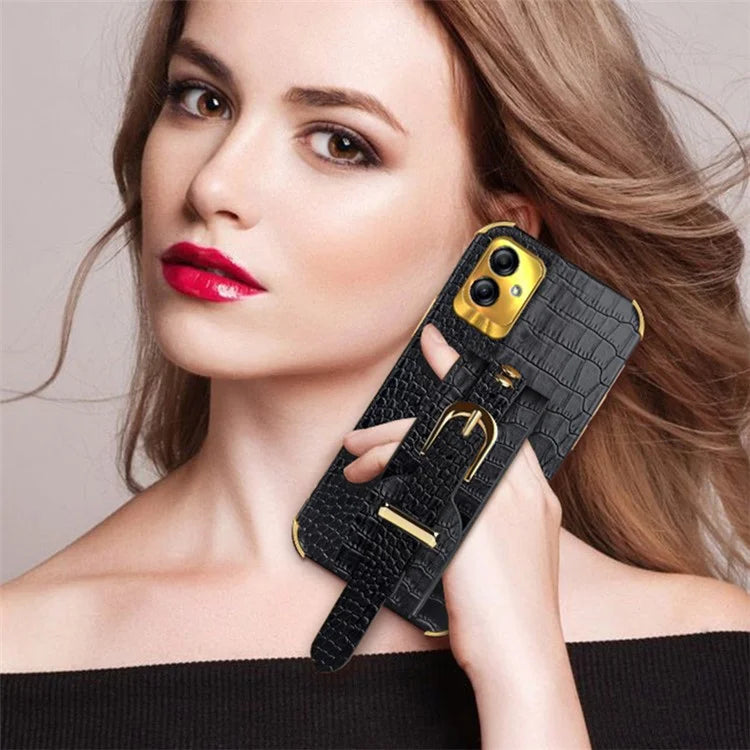 For Samsung Galaxy A04 4G (164.4 x 76.3 x 9.1 mm) Case Wristband Kickstand PU Leather+TPU Cover