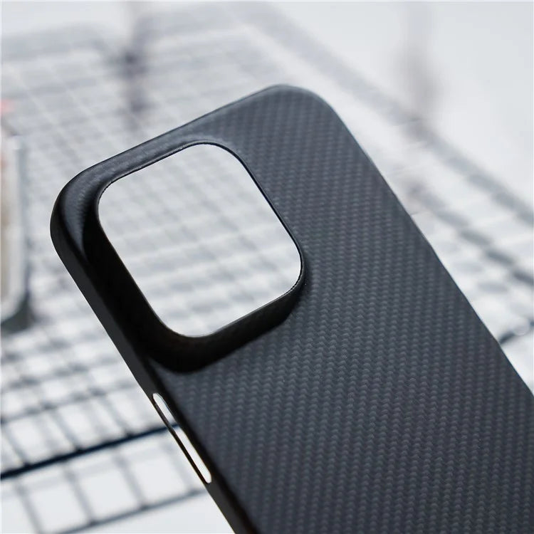 For iPhone 15 Pro Cell Phone Cases Carbon Fiber Texture Aramid Fiber Anti-drop Cover (Big Rear Lens Hole)