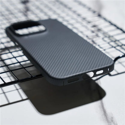 For iPhone 15 Pro Cell Phone Cases Carbon Fiber Texture Aramid Fiber Anti-drop Cover (Big Rear Lens Hole)