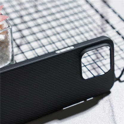 For iPhone 15 Pro Cell Phone Cases Carbon Fiber Texture Aramid Fiber Anti-drop Cover (Big Rear Lens Hole)