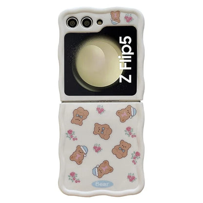 For Samsung Galaxy Z Flip5 5G PC Case Bear Flower Pattern Wavy Edges Phone Cover