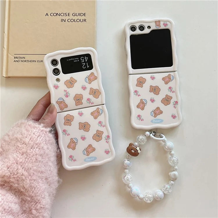 For Samsung Galaxy Z Flip4 5G Case with Beaded Wrist Strap Bear Flower Pattern Protective Cover