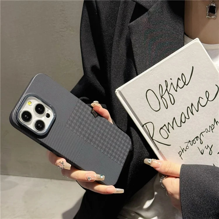 For iPhone 15 Pro Case Hard PC Grid Pattern Anti-Scratch Phone Cover