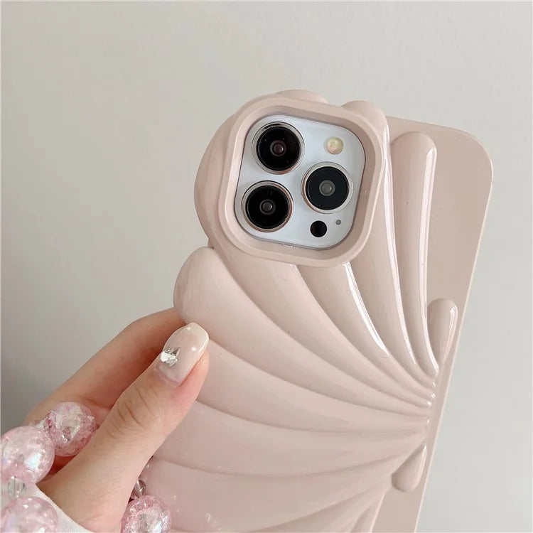 For iPhone 15 Pro TPU Case Seashell Shape Glossy Phone Cover with Chain Hand Strap