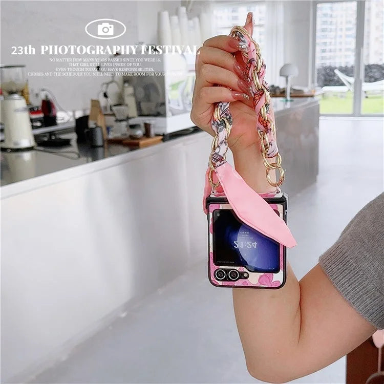 For Samsung Galaxy Z Flip5 5G Cell Phone Cases Lacquered Pattern PU Leather+PC Cover with Silk Scarf Chain
