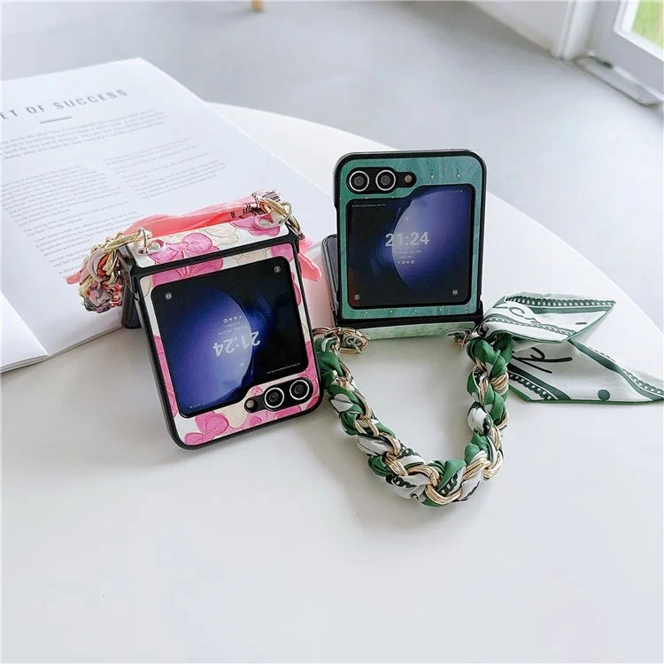 For Samsung Galaxy Z Flip5 5G Cell Phone Cases Lacquered Pattern PU Leather+PC Cover with Silk Scarf Chain