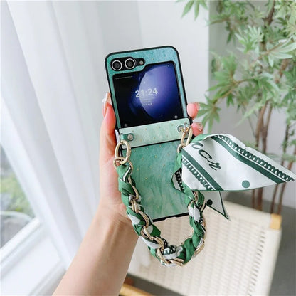 For Samsung Galaxy Z Flip5 5G Cell Phone Cases Lacquered Pattern PU Leather+PC Cover with Silk Scarf Chain