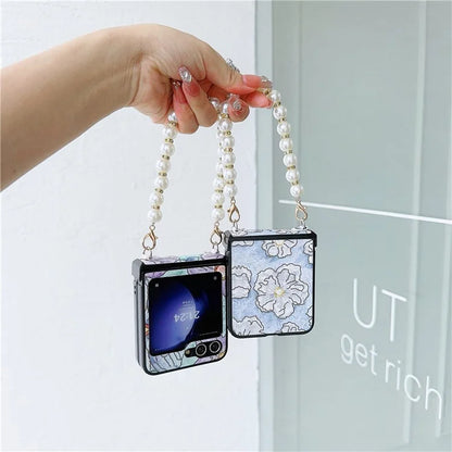 For Samsung Galaxy Z Flip5 5G Hinge Design Lacquered Flower Pattern PU Leather+PC Case with Pearl Chain