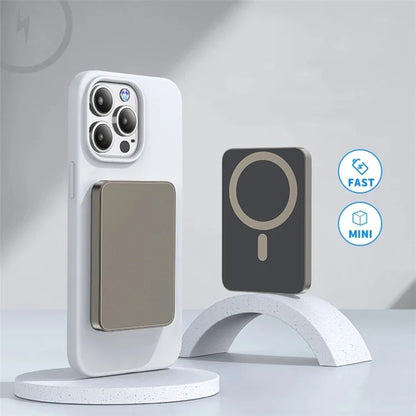 E61A For iPhone 15  /  14  /  13  /  12 Series Magnetic Wireless Phone Charger 5000mAh Ultra Thin Power Bank