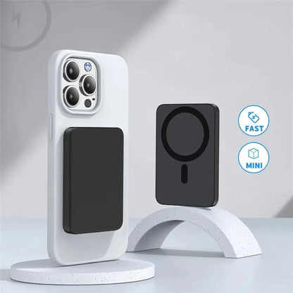 E61A For iPhone 15  /  14  /  13  /  12 Series Magnetic Wireless Phone Charger 5000mAh Ultra Thin Power Bank