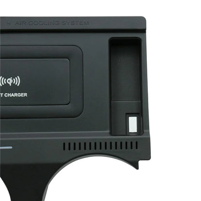 WINAUTO For X3 / X3M / G01 / G08 2018-2019 / X4 G02 2019-2020 Car Wireless Charger with QC3.0 Port