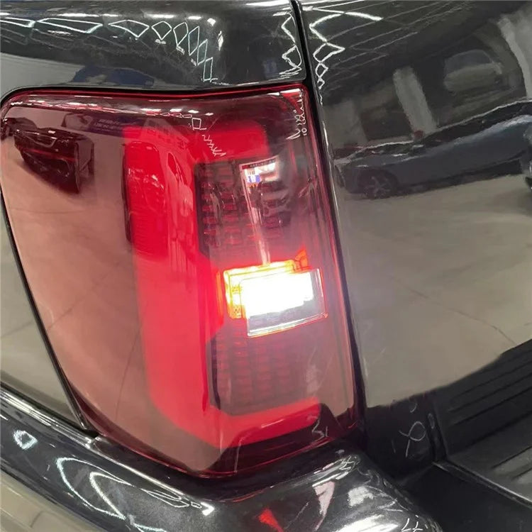 WINAUTO 1 Pair LED Taillight Car Tail Lamp for Jeep Grand Cherokee 1999-2004