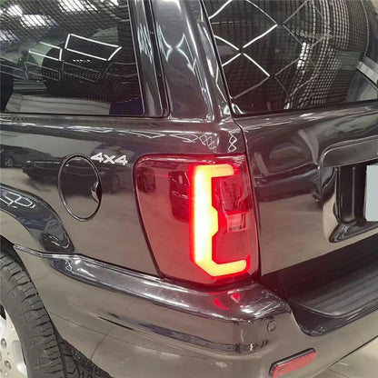 WINAUTO 1 Pair LED Taillight Car Tail Lamp for Jeep Grand Cherokee 1999-2004