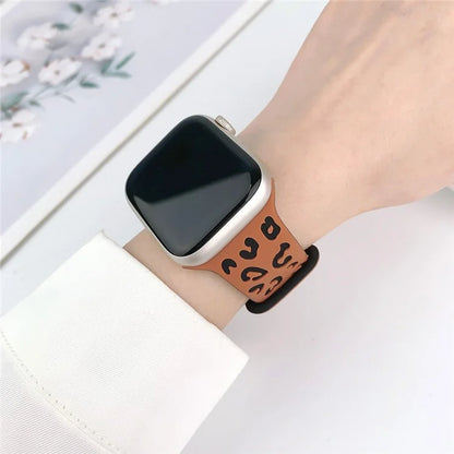 For Apple Watch Ultra 2 Ultra 49mm  /  Series 9 8 7 45mm  /  6 5 4 SE (2022) SE (2023) SE 44mm  /  3 2 1 42mm Leopard Silicone Strap