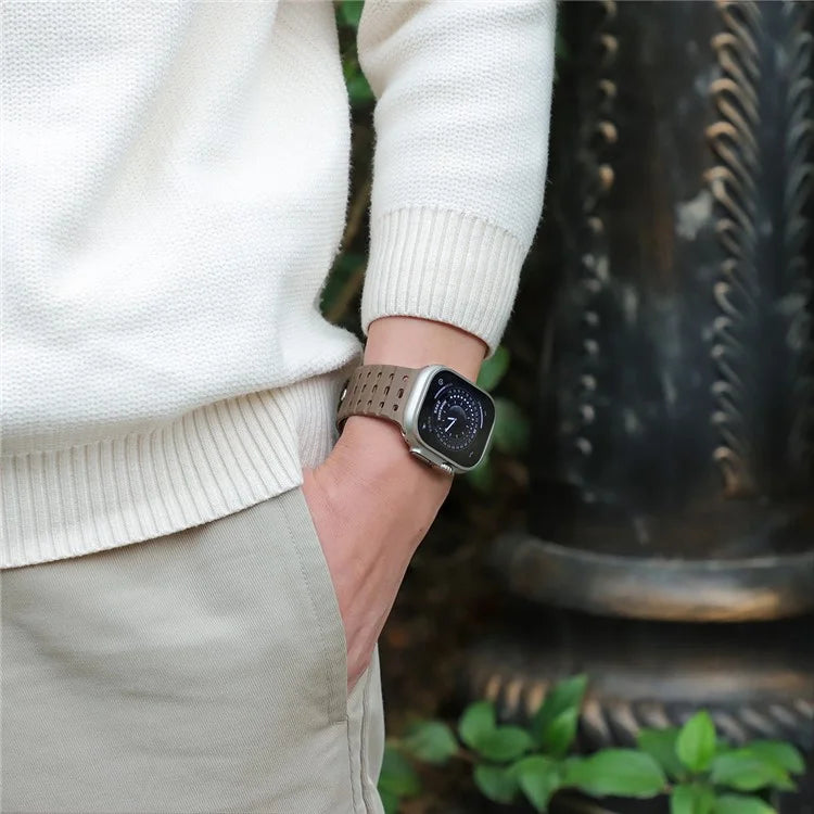 For Apple Watch Ultra 2 Ultra 49mm  /  Series 9 8 7 45mm  /  6 5 4 SE (2022) SE (2023) SE 44mm  /  3 2 1 42mm Breathable Silicone Strap
