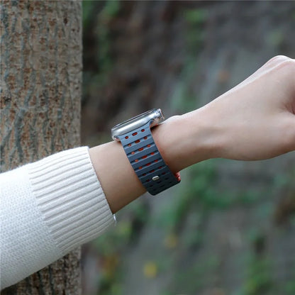 For Apple Watch Ultra 2 Ultra 49mm  /  Series 9 8 7 45mm  /  6 5 4 SE (2022) SE (2023) SE 44mm  /  3 2 1 42mm Breathable Silicone Strap