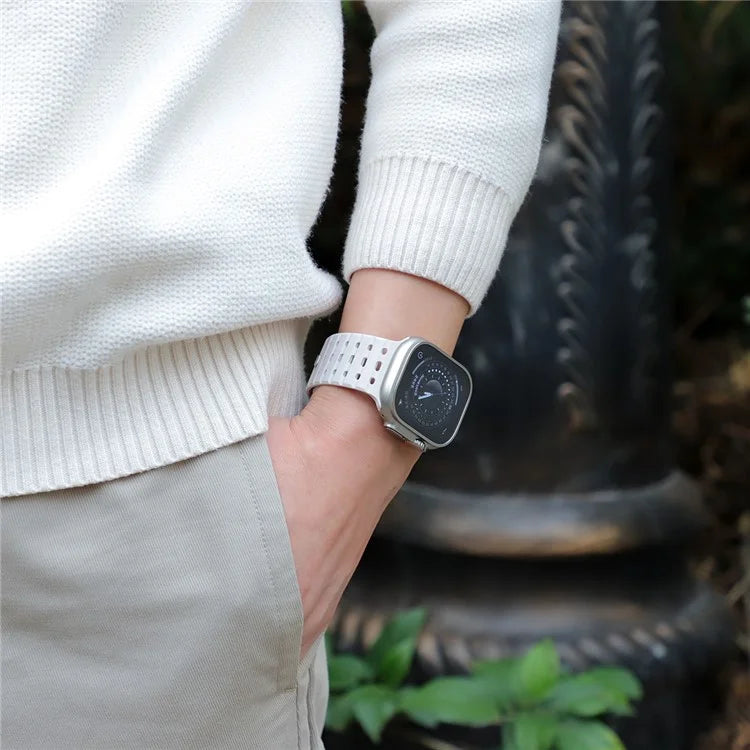 For Apple Watch Ultra 2 Ultra 49mm  /  Series 9 8 7 45mm  /  6 5 4 SE (2022) SE (2023) SE 44mm  /  3 2 1 42mm Breathable Silicone Strap
