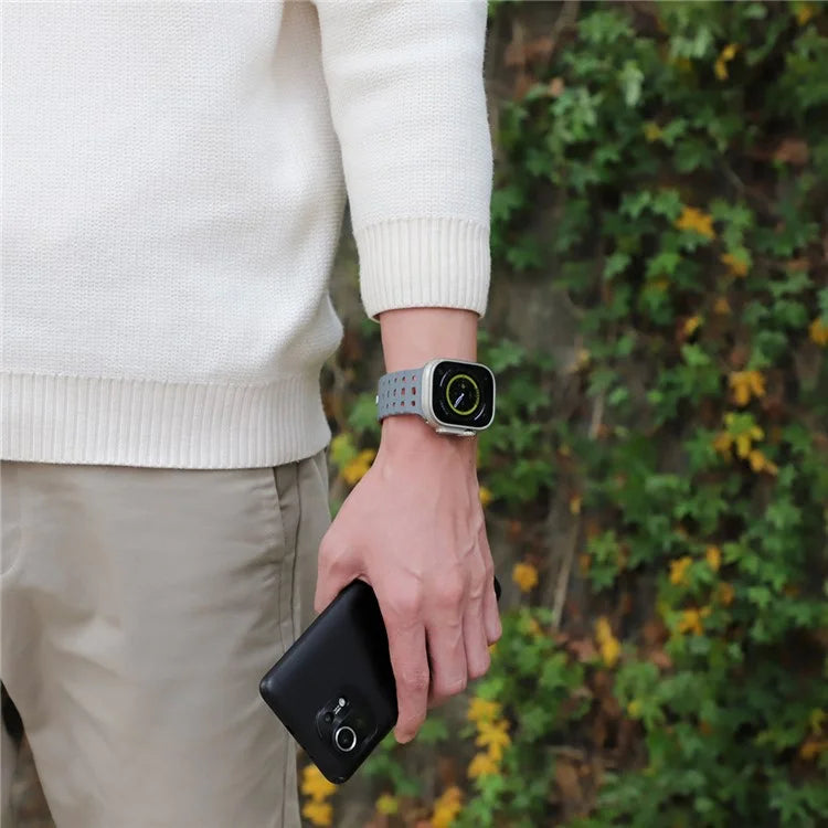 For Apple Watch Ultra 2 Ultra 49mm / Series 9 8 7 45mm / 6 5 4 SE (2023) SE (2022) SE 44mm / 3 2 1 42mm Magnetic Silicone Watch Band
