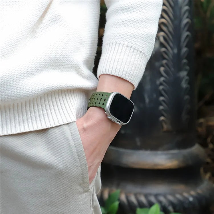 For Apple Watch Ultra 2 Ultra 49mm / Series 9 8 7 45mm / 6 5 4 SE (2023) SE (2022) SE 44mm / 3 2 1 42mm Magnetic Silicone Watch Band