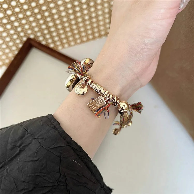 For Apple Watch Ultra 2 Ultra 49mm / Series 9 8 7 45mm / 6 5 4 SE (2023) SE (2022) SE 44mm / 3 2 1 42mm Peace Lock Pendant Woven Rope Strap