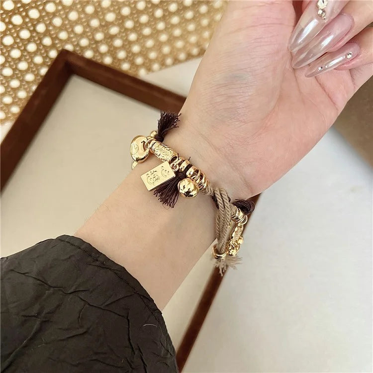 For Apple Watch Ultra 2 Ultra 49mm / Series 9 8 7 45mm / 6 5 4 SE (2023) SE (2022) SE 44mm / 3 2 1 42mm Peace Lock Pendant Woven Rope Strap